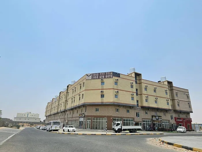 For sale: A building consisting of 24 shops, 116 rooms for workers, and a warehouse with an area of ​​19,612 square feet. : Image 1