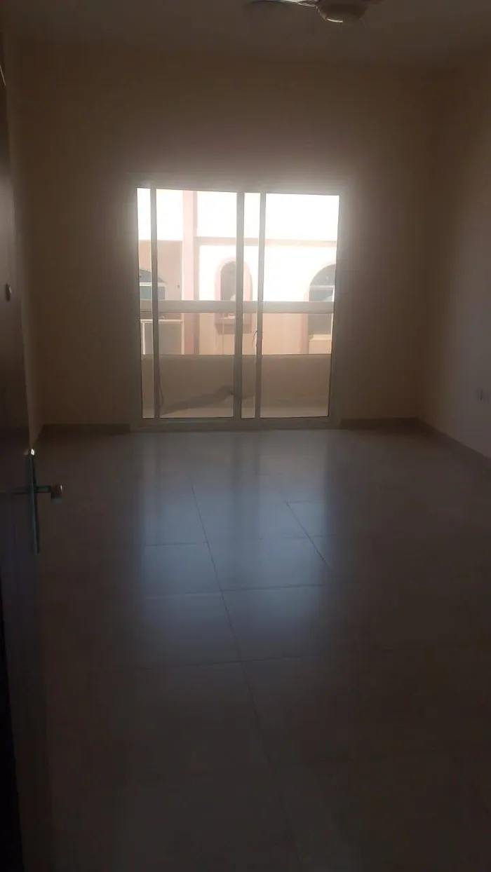 شقه للايجارالسنوي غرفه وصاله وصاله في الروضه1  عجمان 2 حمام//Apartment for annual rent, one bedroom, one living room, and one living room in Al Rawda 1, Ajman : Image 1