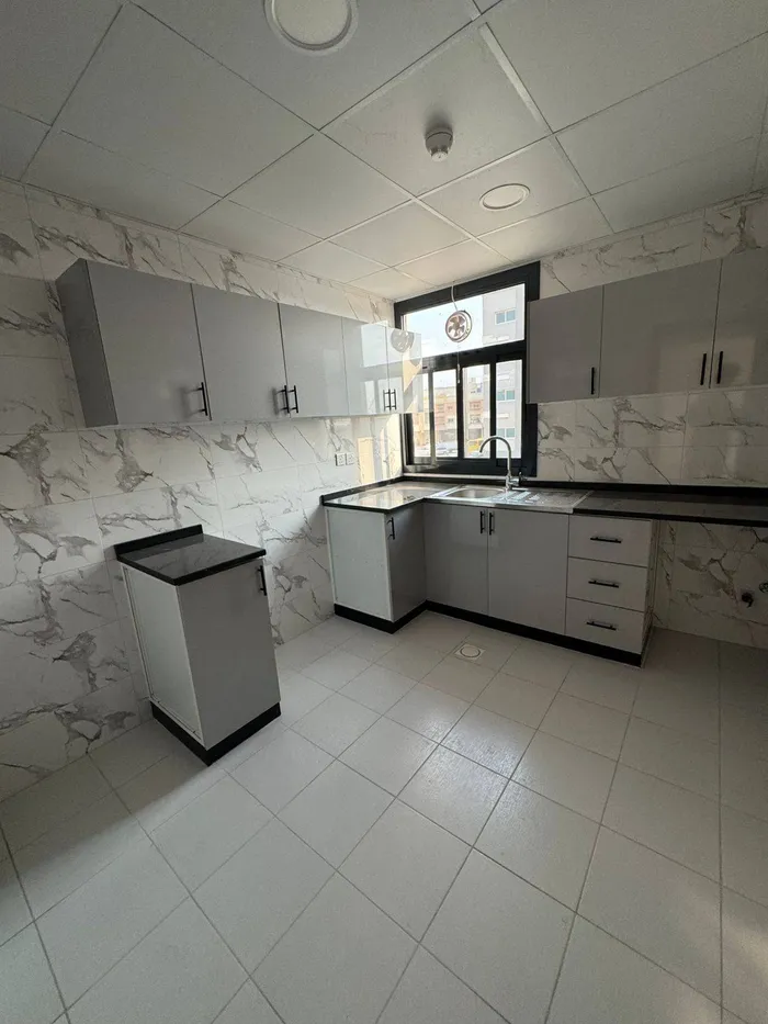 غرفه وصاله مع بلكونه 2 حمام : Image 1