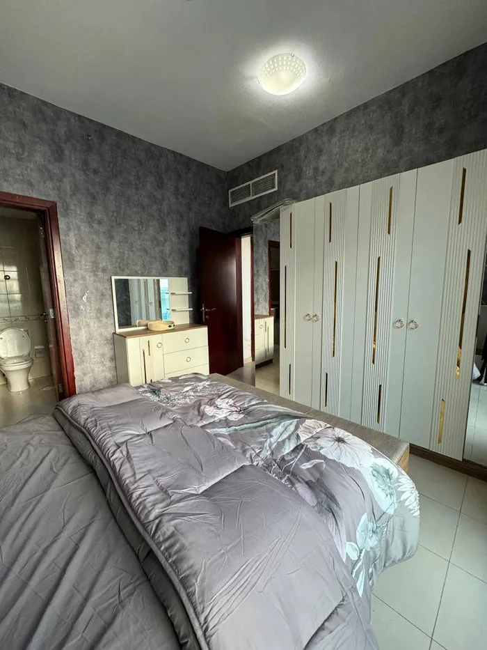 ارقي شقه غرفتين وصاله بمساحه واسعه وفرش راقي بارقي ابراج عجمان ابراج سيتى تاور : Image 1