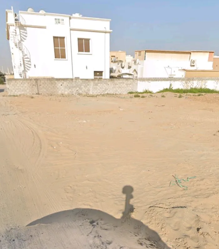 Residential investment land for villas in Al Rawdha 1, Ajman : Image 1