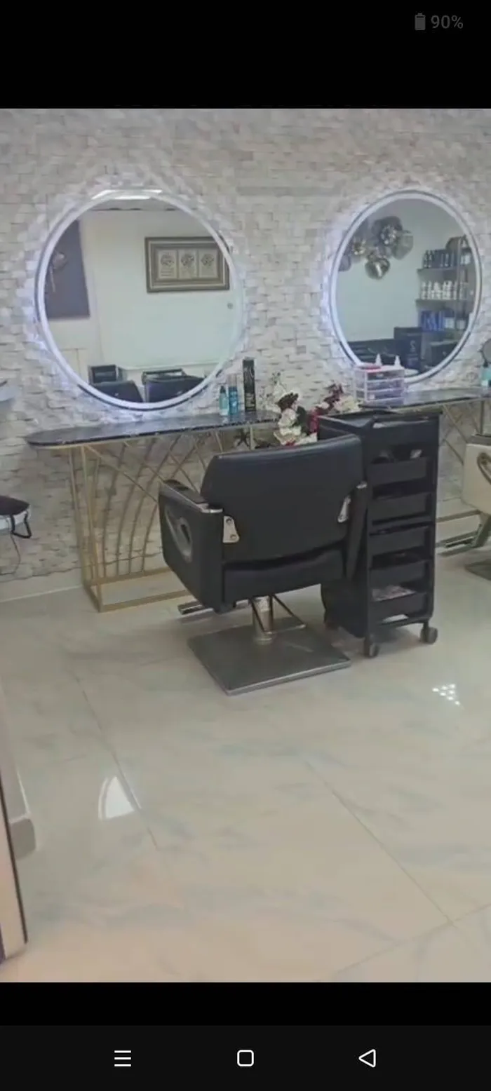 فرصة استثمارية رائعة ,صالون سيدات للبيع في منطقة التعاون-الشارقة . : Image 1