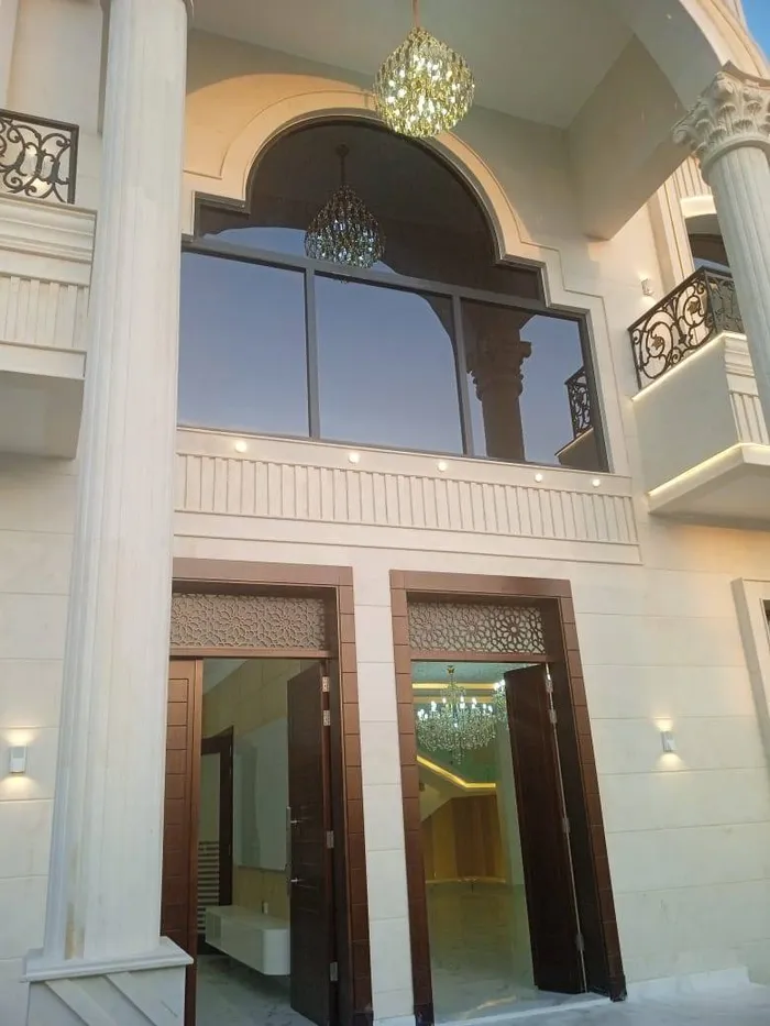 An elegant villa for sale in Helio - a great location and luxurious specifications : Image 1