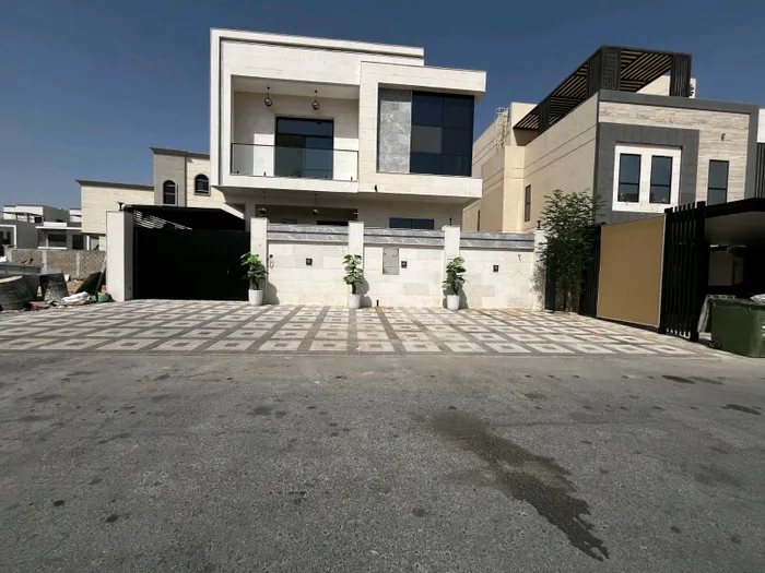 Modern villa for the first residents with a swimming pool in Ajman : Image 1