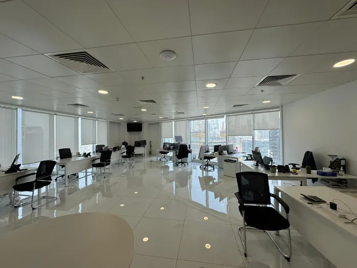 Exclusive Office for Rent in Burlington Tower | Business Bay : Image 1