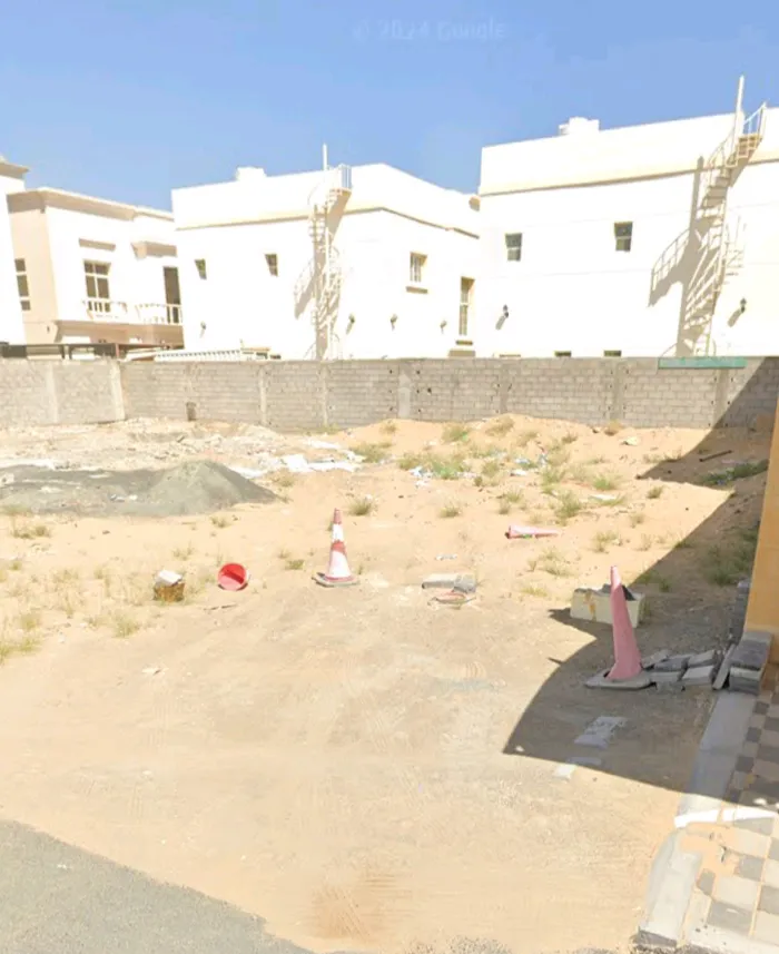 Residential land, Al Helio Villas, Ajman, street and railway, including fees : Image 1