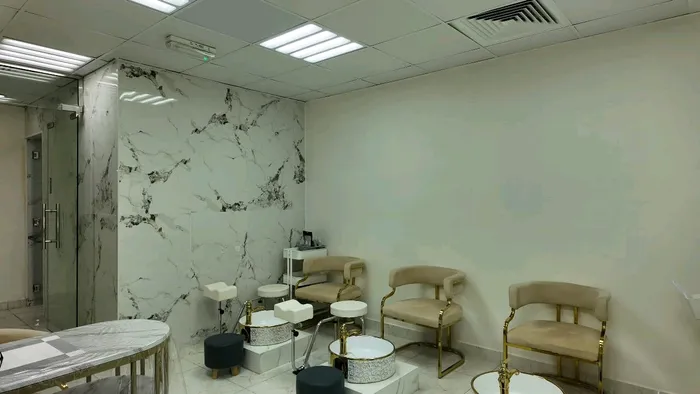 women's salon for sale : Image 1