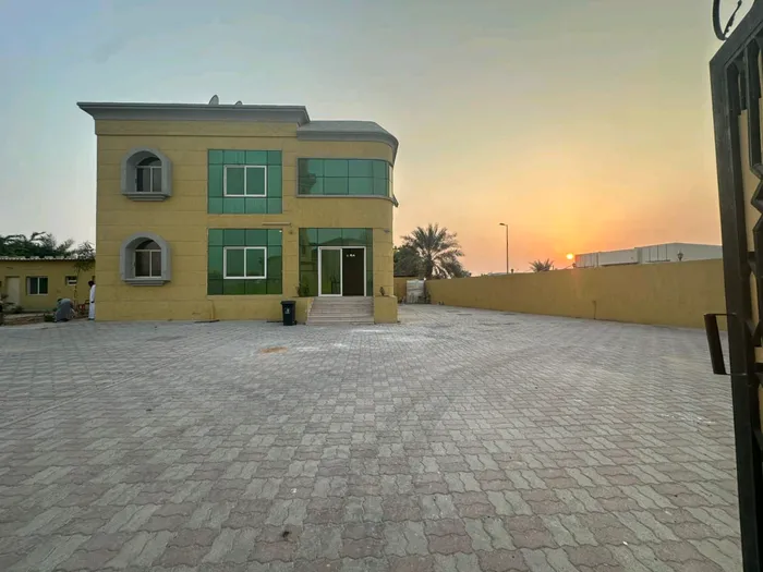 A large villa for rent for two citizens only in Al-Hamidiya area : Image 1