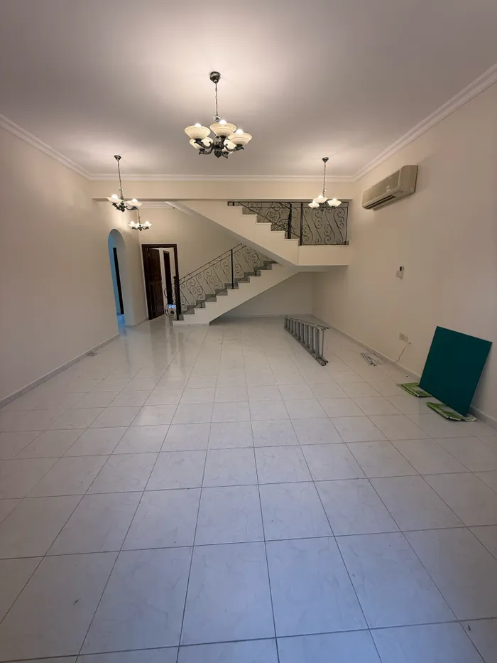 فيلا للإيجار في المويجعي : Image 1