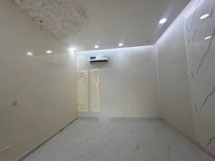 غرفه وصاله للإيجار ب مدينه الرياض طابق اول تشطيب ديلوكس : Image 1