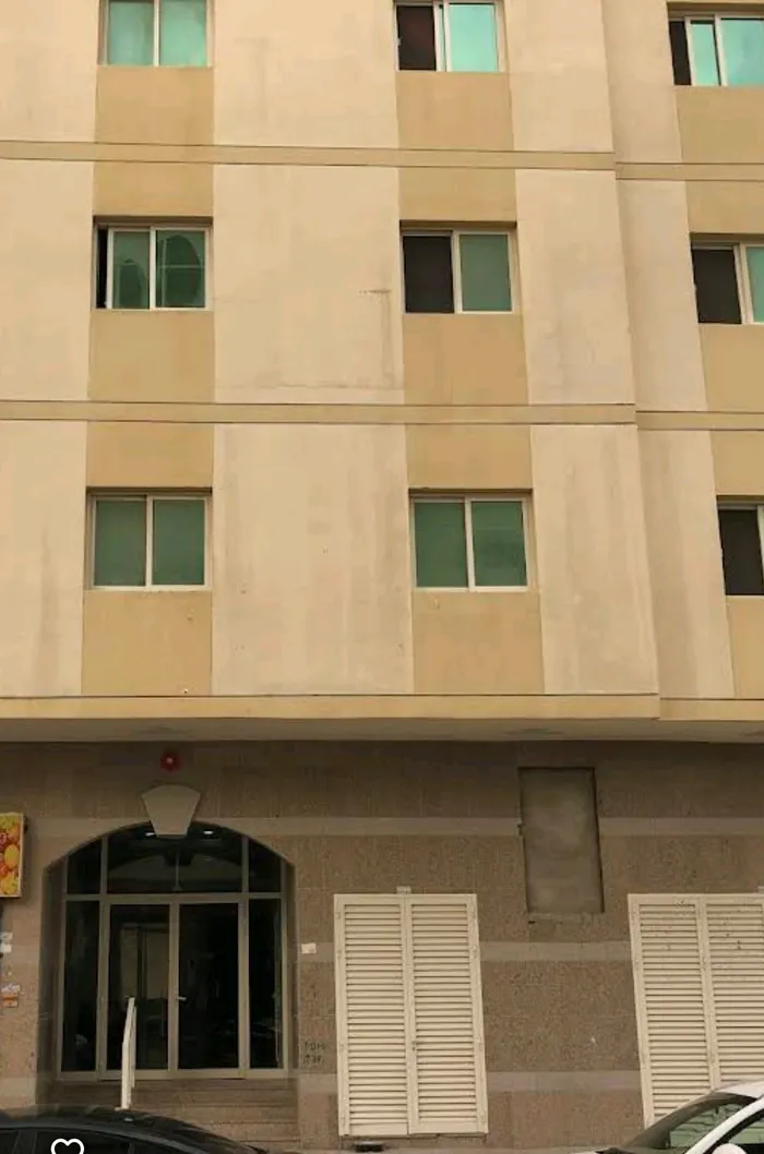 For sale a residential investment building with a high return on investment in Naimiya 2, Ajman : Image 1