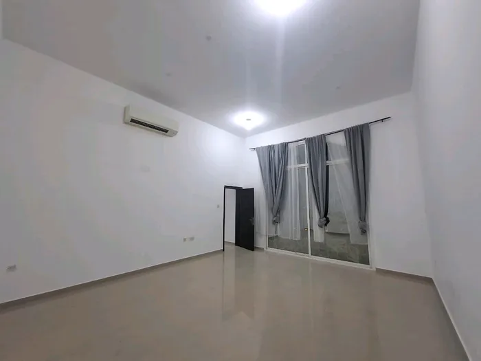 One bedroom apartment for rent in Shakhbout City : Image 1