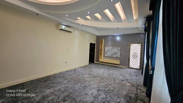 Villa for annual rent in a great location and modern design for the comfort of your family : Image 1