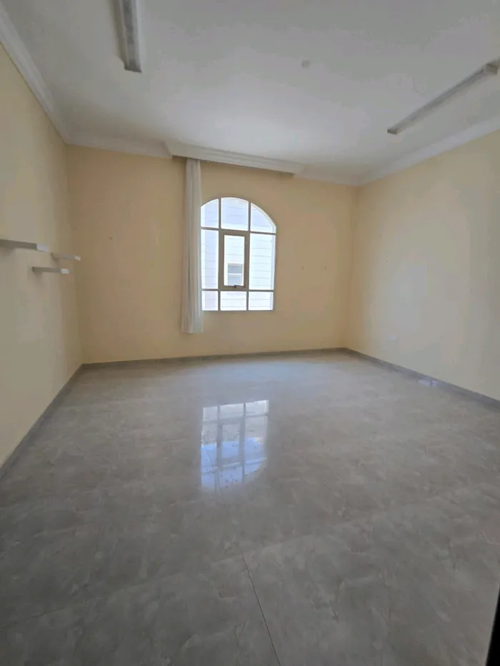 للبيع بيت نظيف جدا جاهز للسكن في الصاروج : Image 1