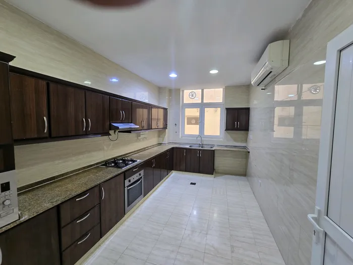 للايجار غرفتين وصالة في مدينة محمد بن زايد شامل مياه وكهرباء صيانة باركن سنوي 80 : Image 1