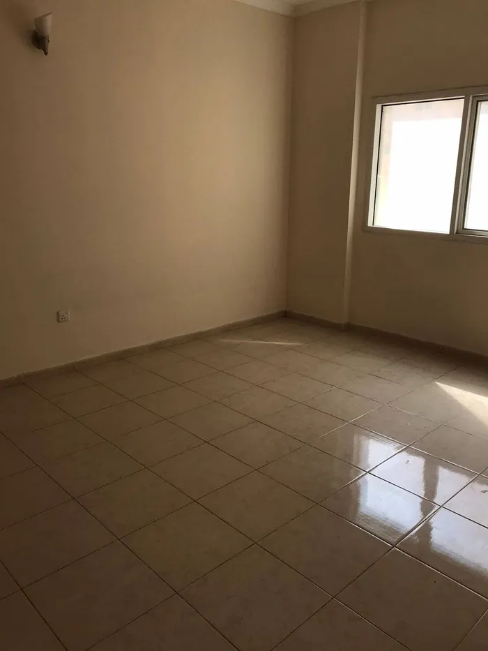 🏡 A special family apartment with parking and free air conditioning for annual rent in Al Qasimia - Al Nad 🏡 : Image 1