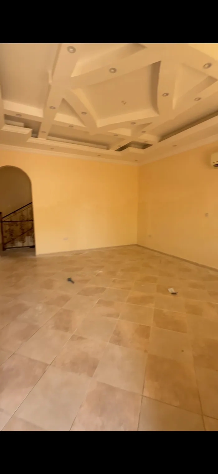 For rent a villa in Al Muwaifa : Image 1