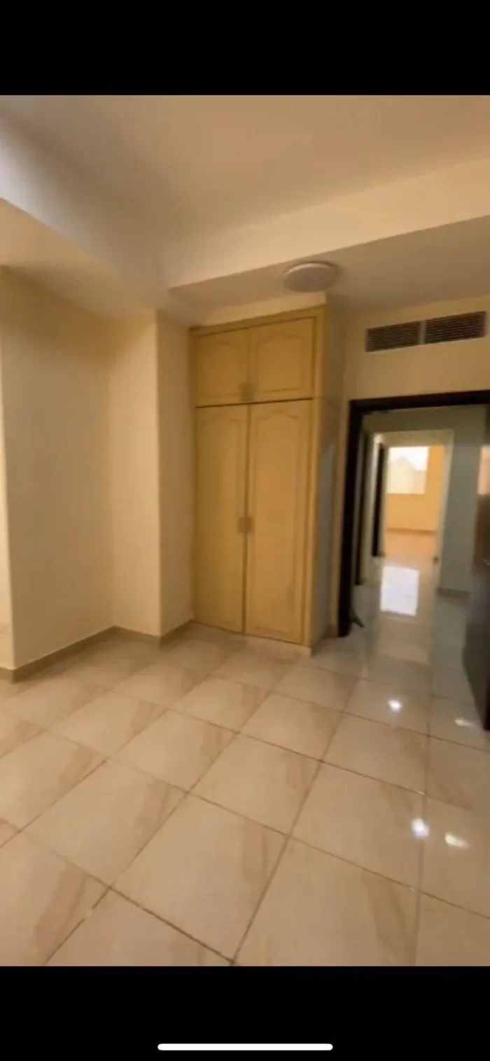 شقة مميزة للبيع في برج إببكو – النهدة الشارقة : Image 1