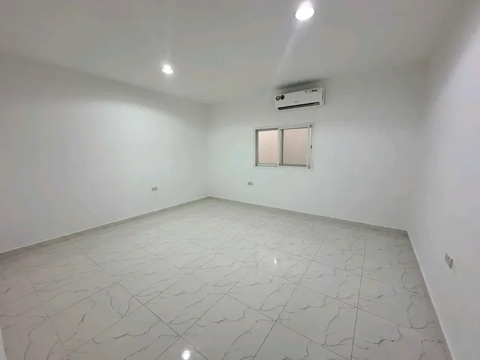 شقة غرفة وصالة للإيجار في مدينة شخبوط : Image 1