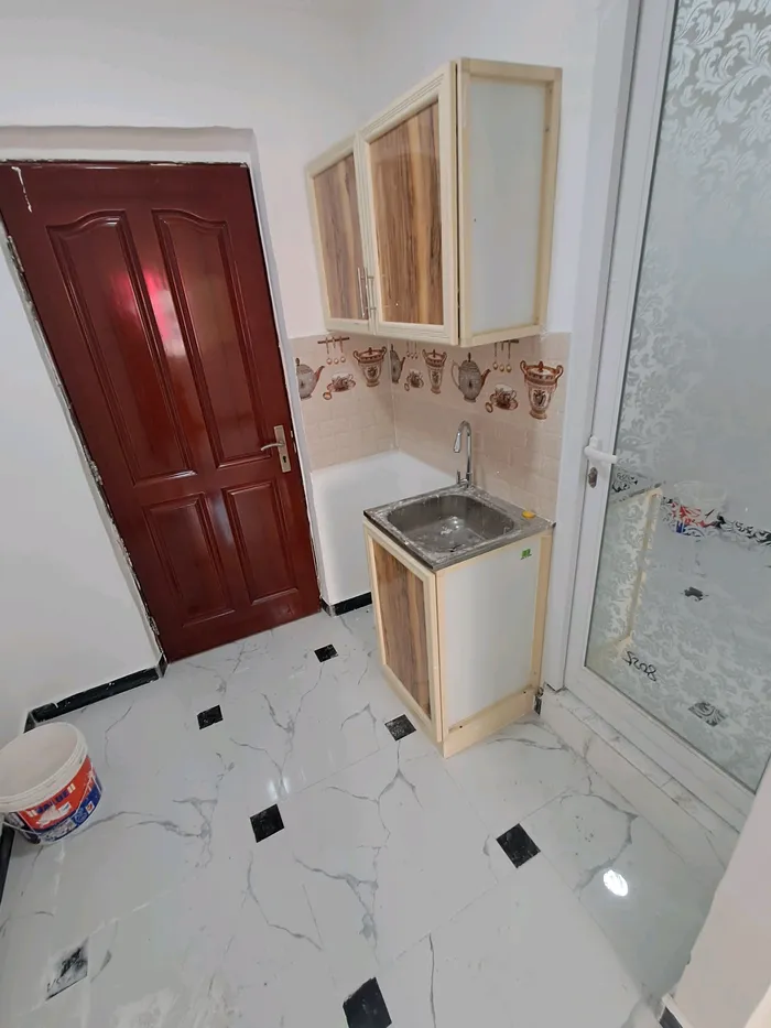 استوديو اول ساكن بفيلا منطقه تنكر الميه : Image 1