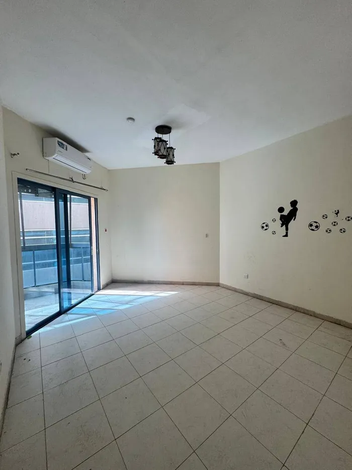 🌟 شقة راقية مع بلكونة  للإيجار السنوي في المجاز 2 – موقع استراتيجي ومميز 🌟 : Image 1