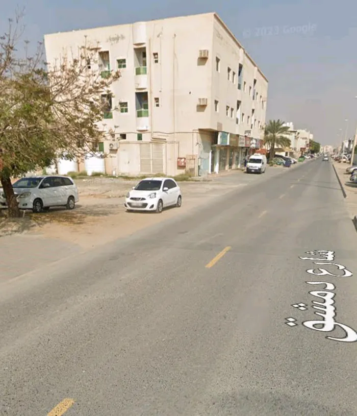 أرض زاوية ثلاث واجهات في الروضة 3 بسعر ممتاز — موقع استثماري نادر قرب شارع الشيخ خليفة : Image 1