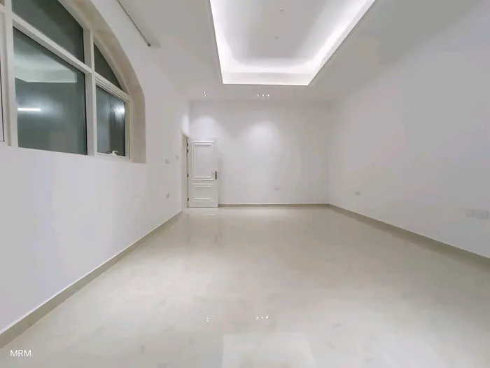 شقة للإيجار في مدينة الرياض, ابوظبي : Image 1