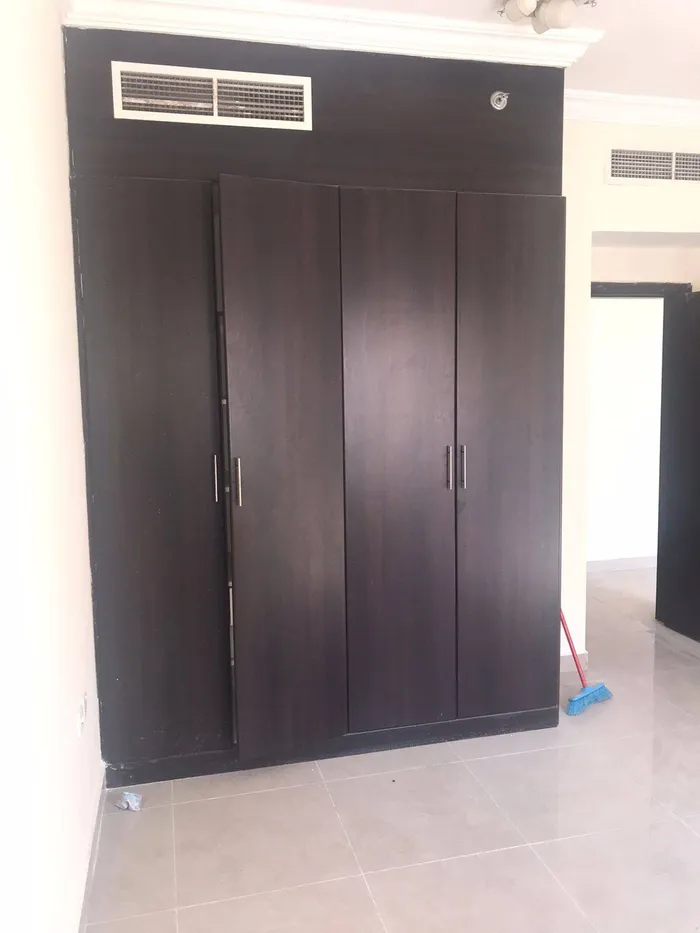 For Rent Apartment in Al Qulayaah, Sharjah : Image 1