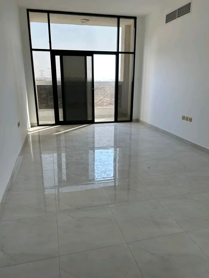 شقة للإيجار في المويهات 3, عجمان : Image 1