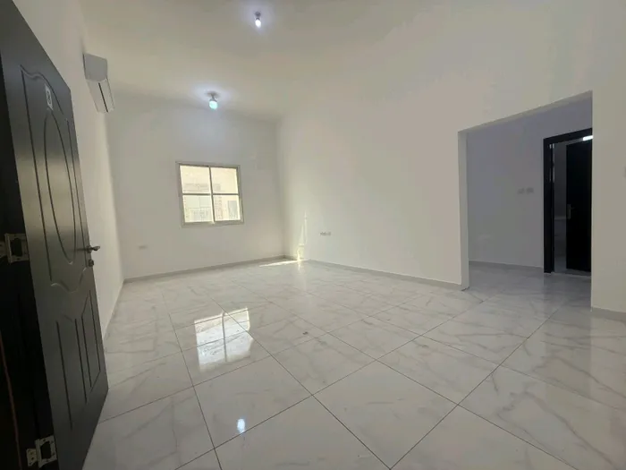 شقة للإيجار في مدينة الرياض, ابوظبي : Image 1