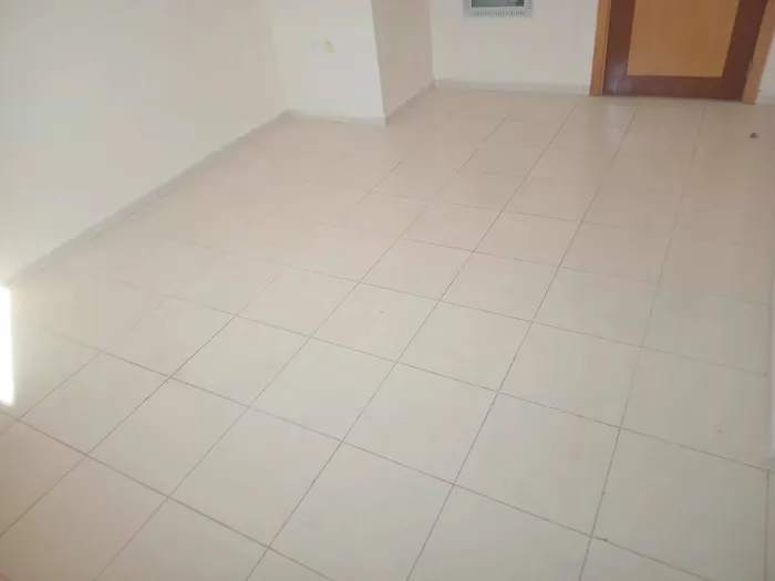 🏡 Large studio with separate kitchen for annual rent in Al Qulayaa - Sharjah 🏡 : Image 1