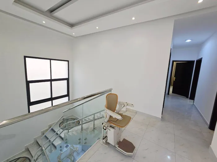 Villa for annual rent in a great location, modern design and elegant furniture : Image 1