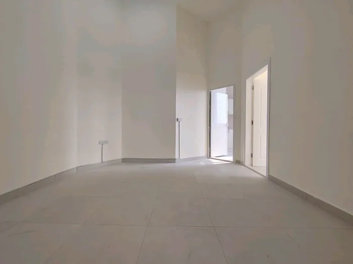 For Rent Apartment in Madinat Al Riyad, Abu Dhabi : Image 1
