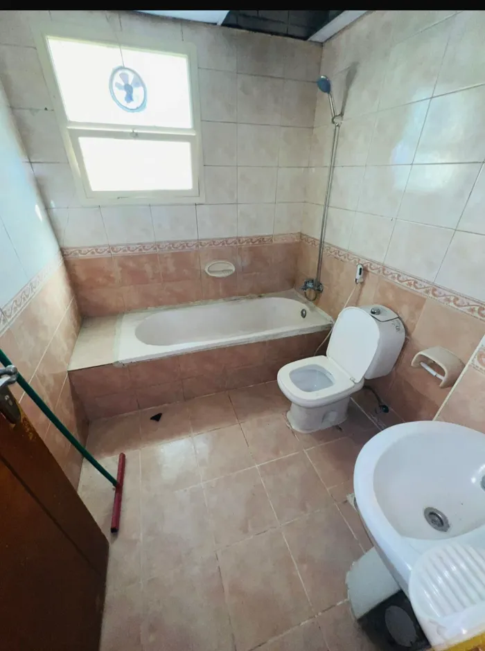 For Rent Apartment in Al Rashidiya, Ajman : Image 1