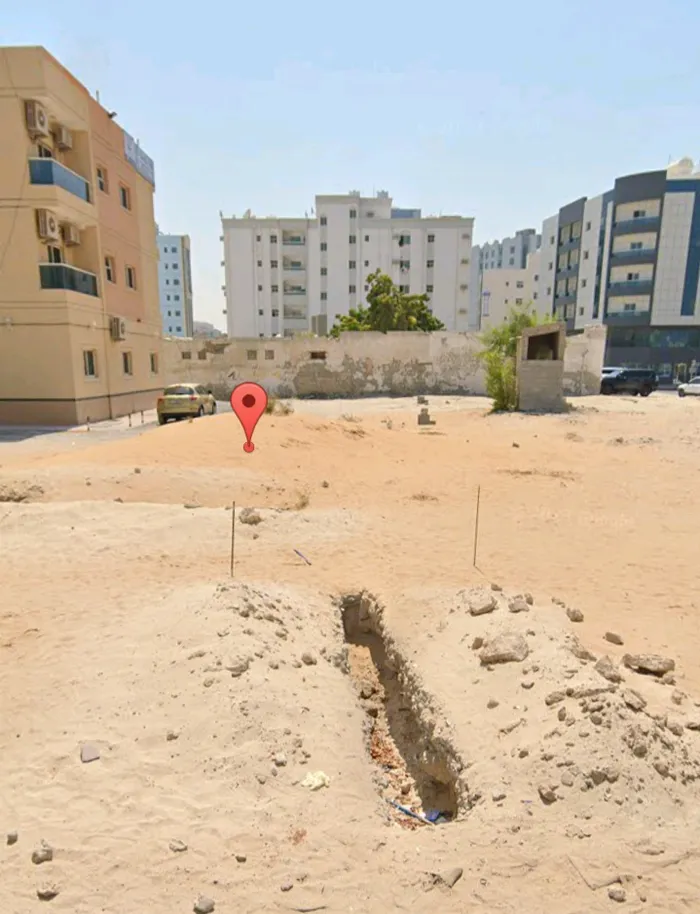 بالقرب من ممشي عجمان امتلك ارض سكني استثماري بنايات موقع مميز مقابل المسجد : Image 1