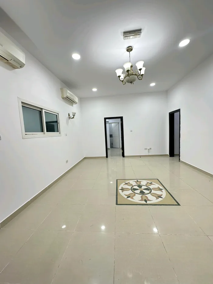Three rooms and a hall for rent in Khalifa City A : Image 1
