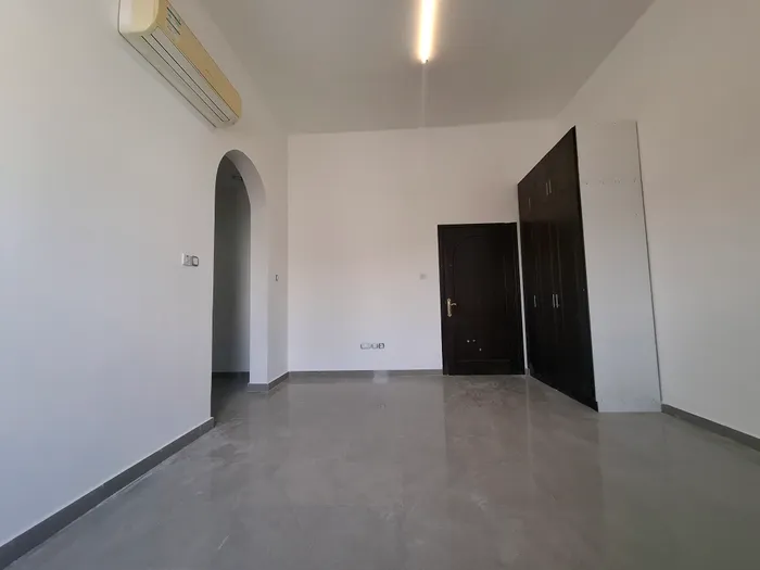 شقة للإيجار في مدينة شخبوط, ابوظبي : Image 1