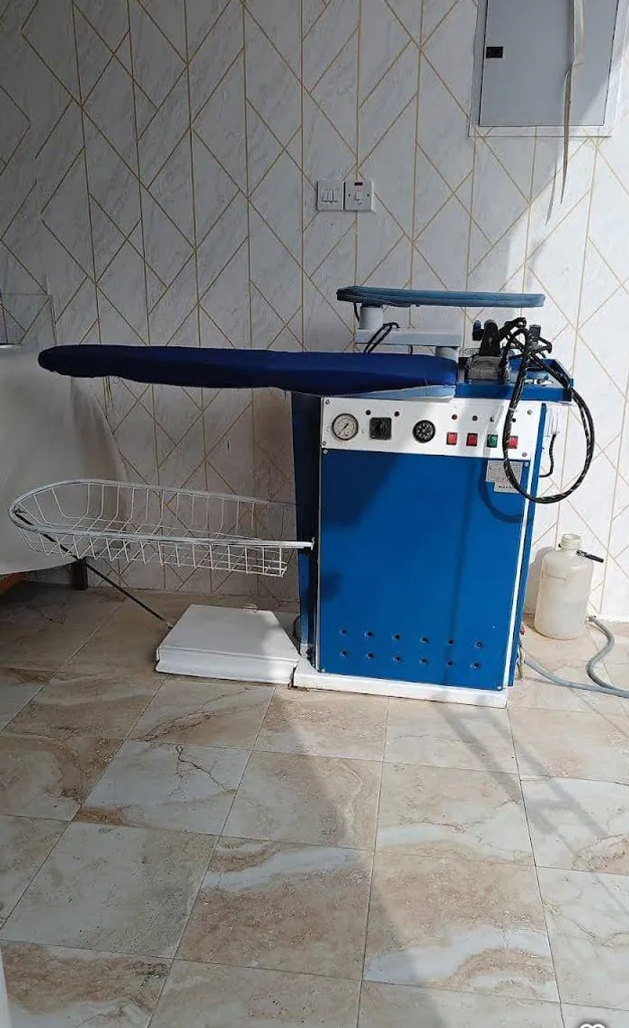 فرصه مميزة لامتلاك  مغسلة  ملابس جاهزة للاستثمار في موقع مميز : Image 1