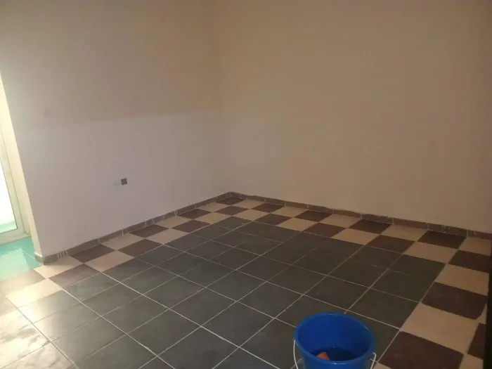 ✨ Spacious studio with separate kitchen and balcony for annual rent in Nasiriyah _ Sharjah ✨ : Image 1