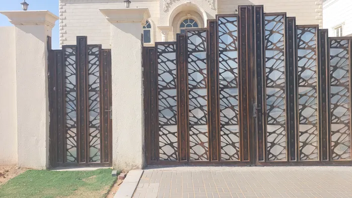 A large two storey separate villa in Hili Al-Nayfah for rent : Image 1