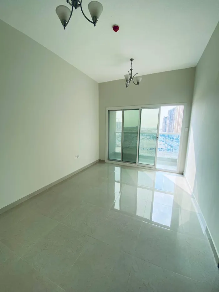 Two bedroom apartment with 2 bathrooms with two parkings : Image 1