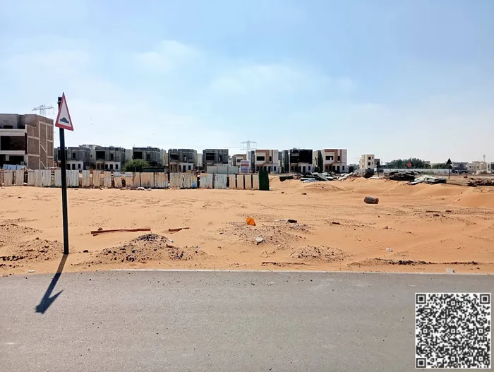 ارض تاون هاوس مع رخصة البناء بسعر وموقع مميز الحليو2 عجمان : Image 1