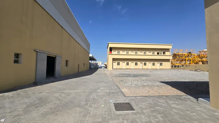 A plot of land for rent in the modern industrial area of Umm Al Quwain : Image 1