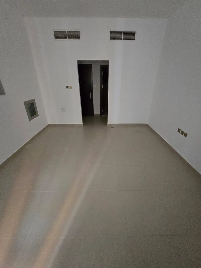 For Rent Apartment in Al Muwaihat 3, Ajman : Image 1