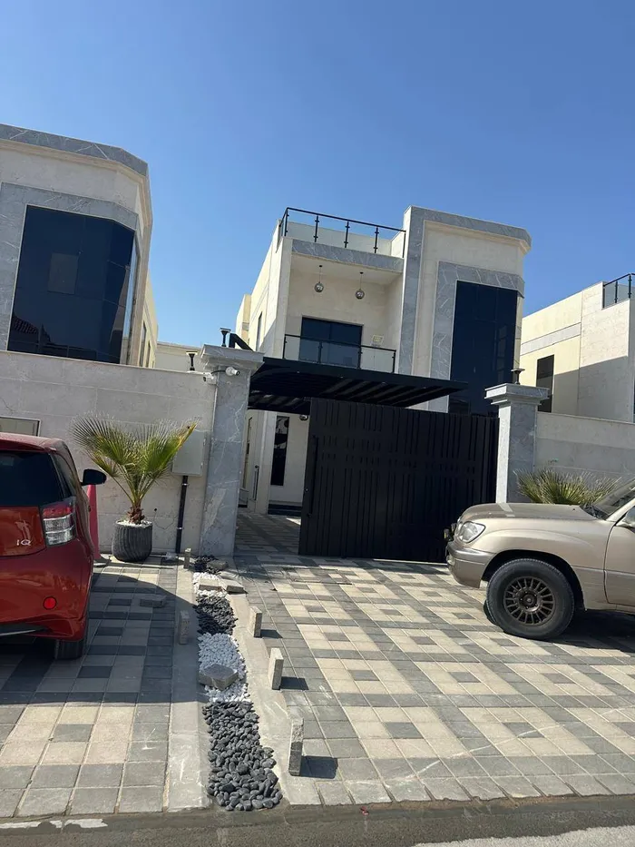 فيلا للبيع في الروضة 3 عجمان : Image 1