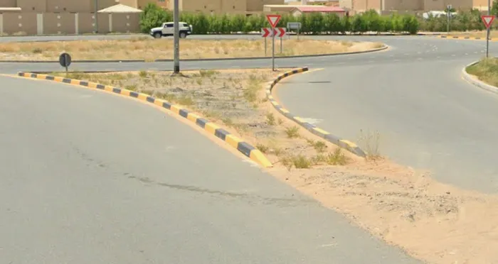 ارض تجارية للبيع في منطقة العالية : Image 1