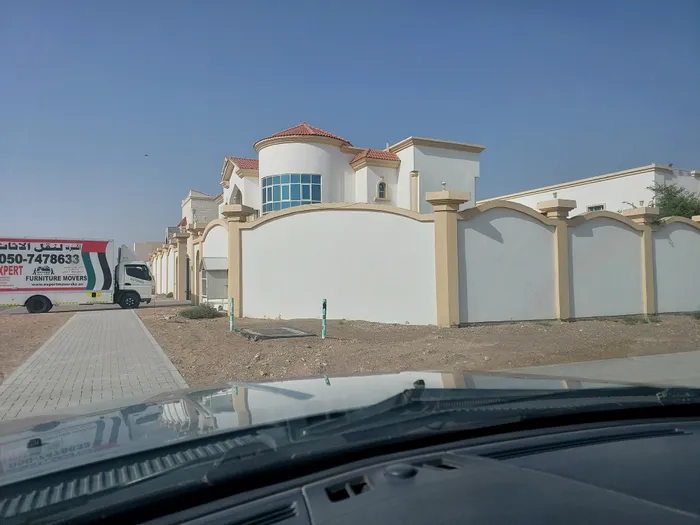 For Rent Villa in Al Iqabiyyah, Al Ain : Image 1