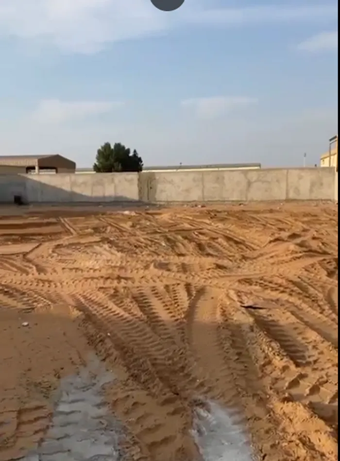 حوطه للايجار السنوي مساحه كبيرة موقع مميز : Image 1
