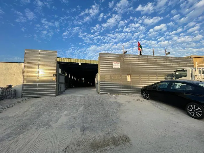 🏭 مستودع / مركز صيانة وغسيل سيارات للإيجار | القصيص – دبي | مرخّص وجاهز للتشغيل : Image 1