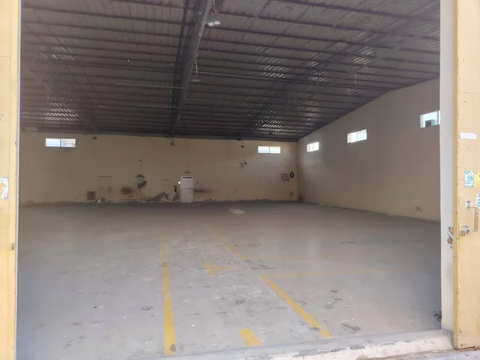 مستودع 5400 قدم مربع للايجار السنوي في ام القيوين : Image 1